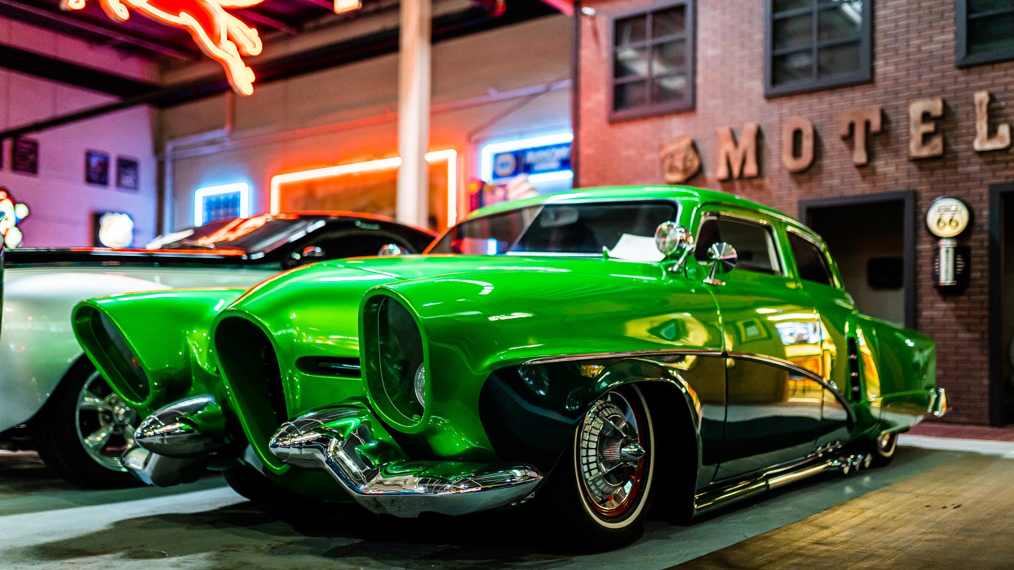 Retro Rides Rolls Hundreds of Classic Cars onto Navy Pier